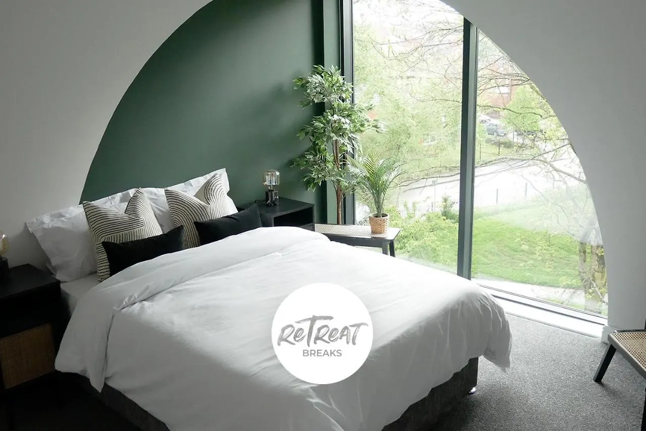 Retreat Breaks - 3 Bedroom Penthouse - Holbeck Leeds location